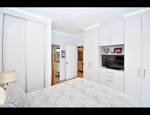 2 BEDROOM APARTMENT FOR SALE IN ROSEBANK
